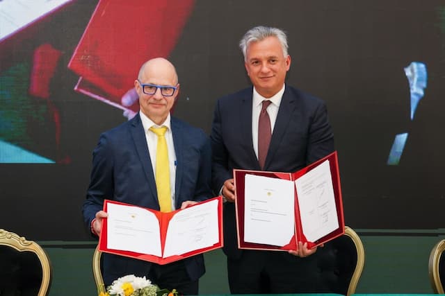 Implantation de "Fränkische Industrial" : temps fort du 22e anniversaire de l'Initiative Royale pour le Développement de l’Oriental